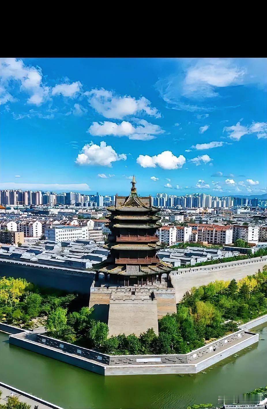 大同古城一跃成为旅游界的一匹黑马，
在山西旅游热门城市中仅次于太原，
排行第二。
