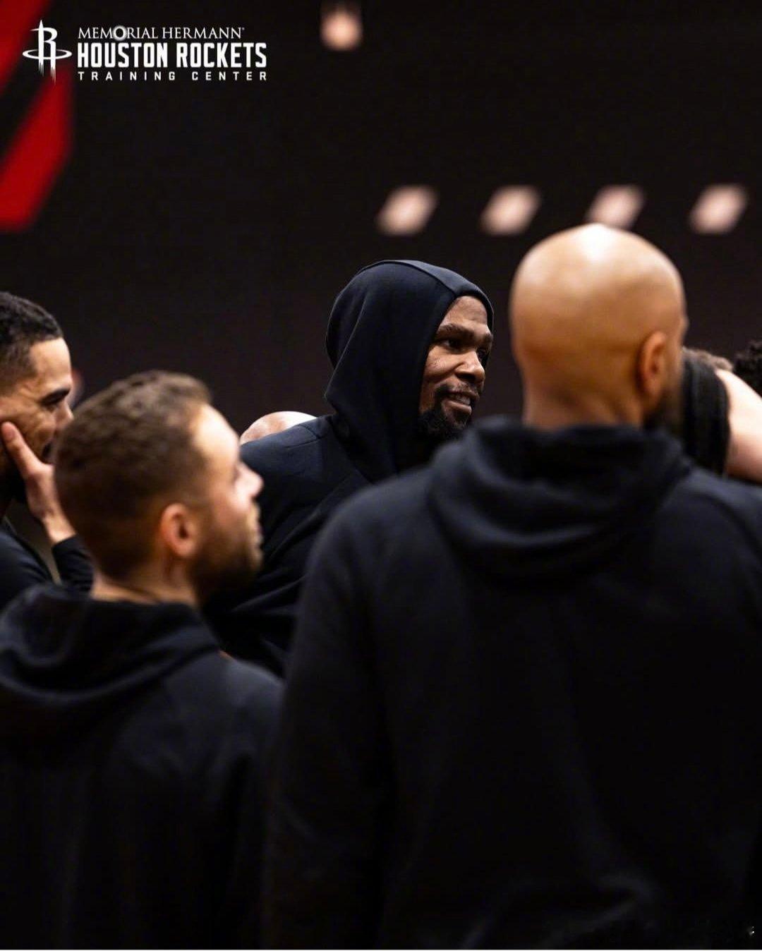 火箭vs太阳火箭升空allfire休斯顿火箭⏰北京时间明早9:00 我火🔥主场