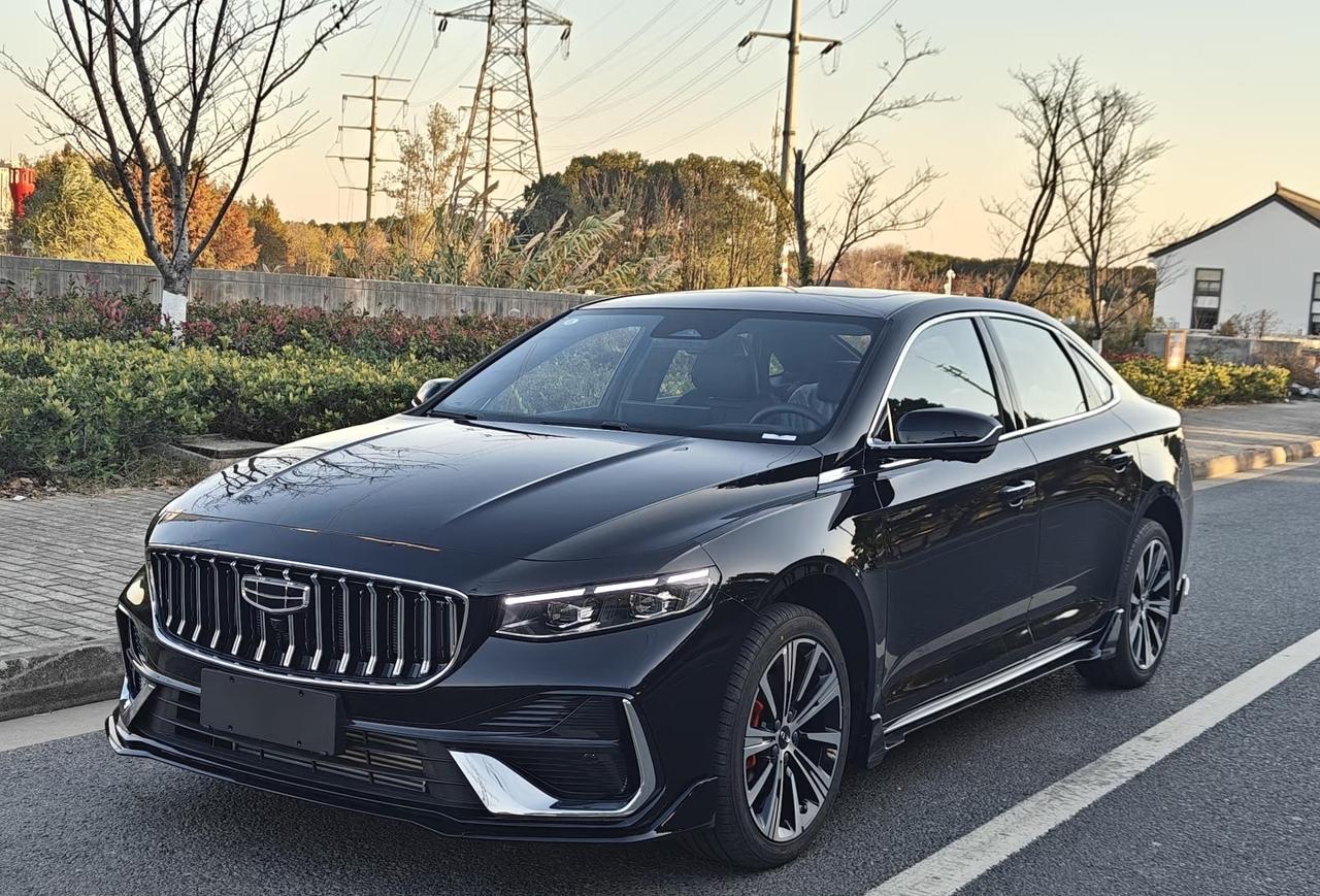 吉利星瑞11月销量12622辆，
吉利星瑞12月销量8313辆，
吉利星瑞1月销