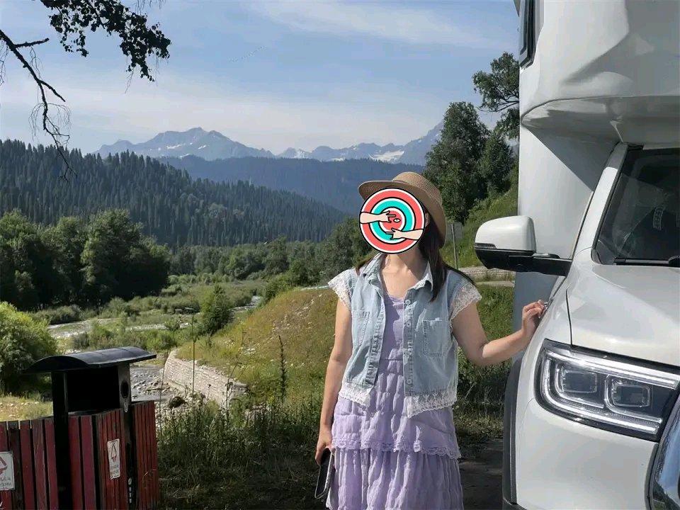 最近，房车博主“慧慧”两次蹭免费高速被网暴的事儿闹得沸沸扬扬。“十一”前她提前两