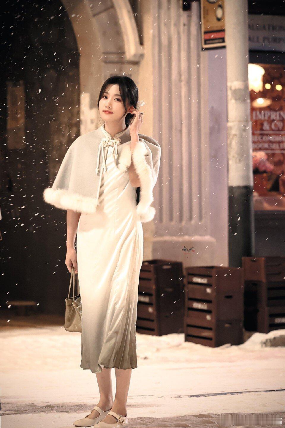 卢昱晓新剧萌成啥样了苹果肌在逃公主实锤！每套造型都萌出新高度，剧组是懂我们想看什