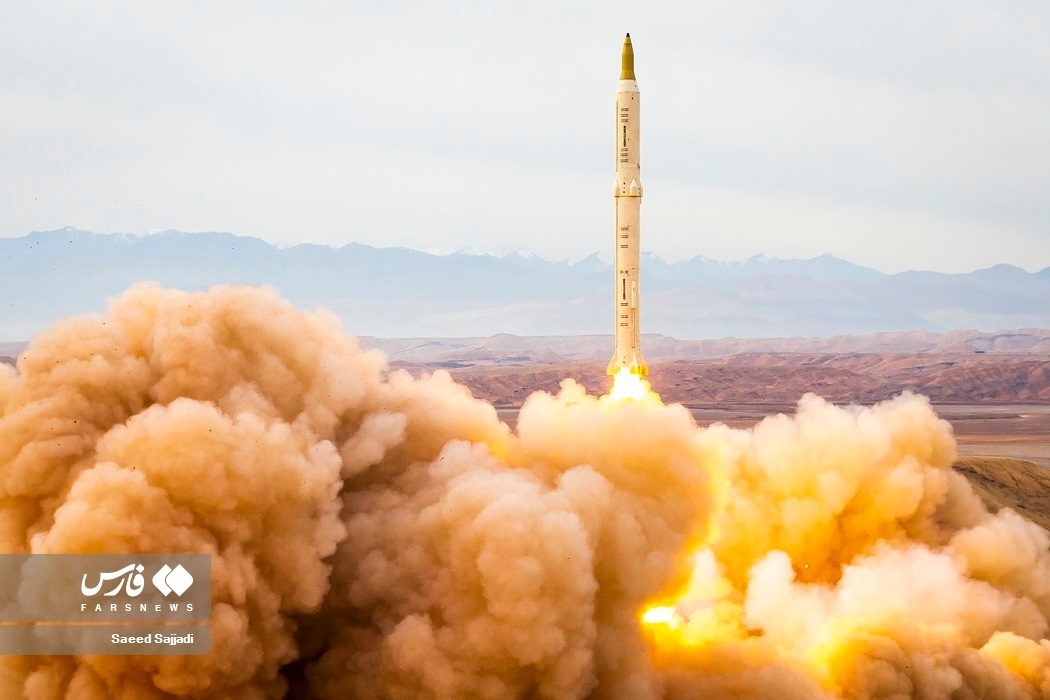 伊朗首次发射14马赫的“泥石”中程导弹！该导弹被视为伊朗武器库中最先进的导弹之一