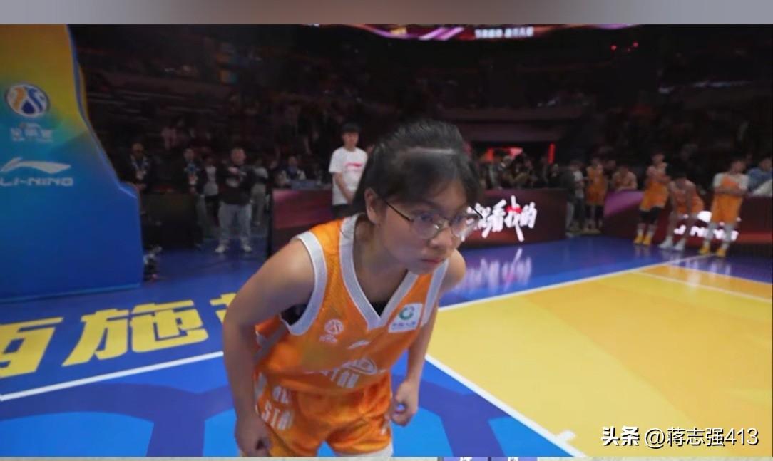 看了技巧挑战赛一众职业球员都不如一个小姑娘，前面几个是钻了规则空子，就是靠速度提