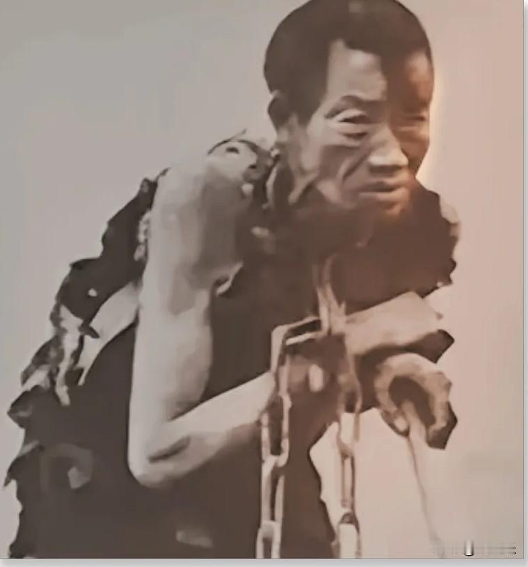 1949年青海解放后，他看到解放军帽子上的红星，对站岗的战士说：“我叫廖永和，是