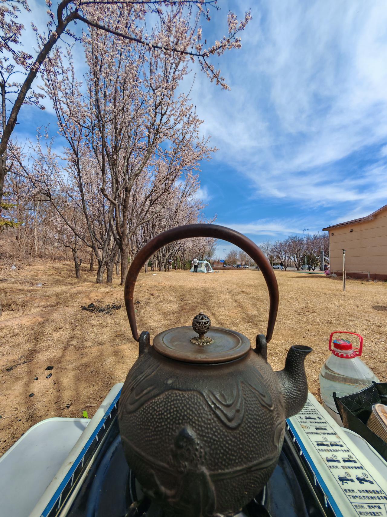 为什么做噩梦醒来都是凌晨两三点钟？

上几天朋友出差，给我讲了这么一件事，他去某