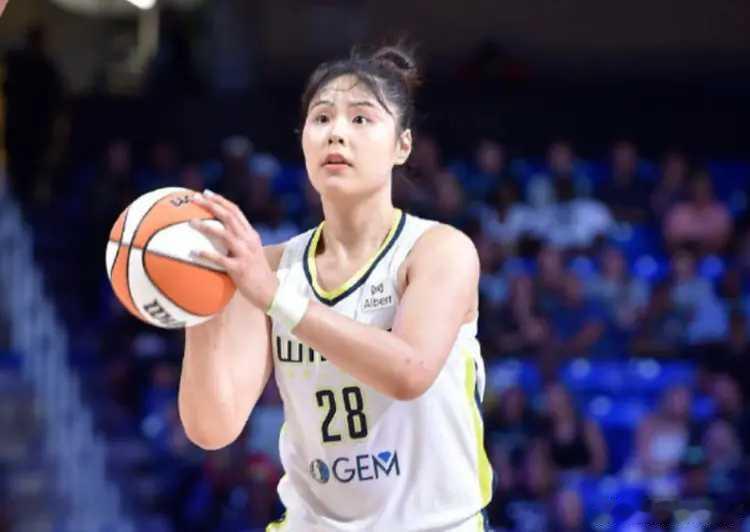 新年第一天传来好消息：李月汝即将回归，助力中国女篮！届时李月汝会跟崭新的中国女篮