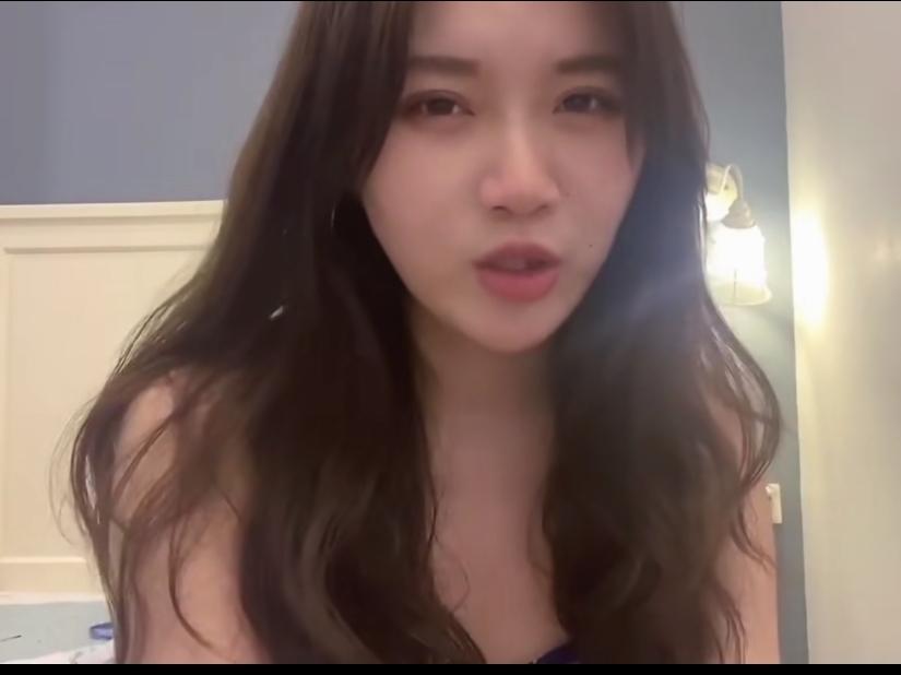 文案
 
大家好，这就是我本人，今年28岁。
回头看看，好像一事无成。没有对象，