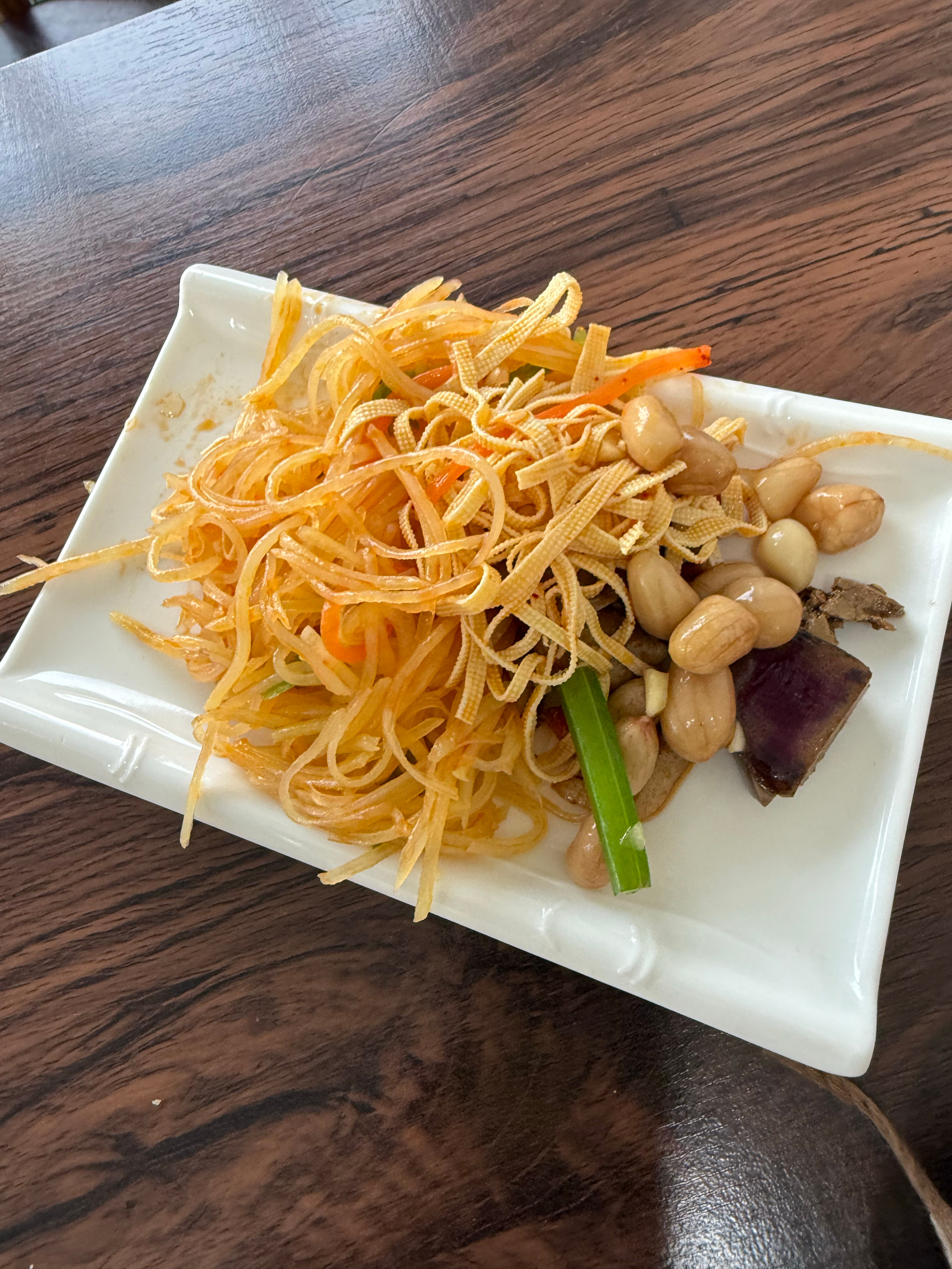 人麻了，这个炝拌土豆丝是芥末味道的