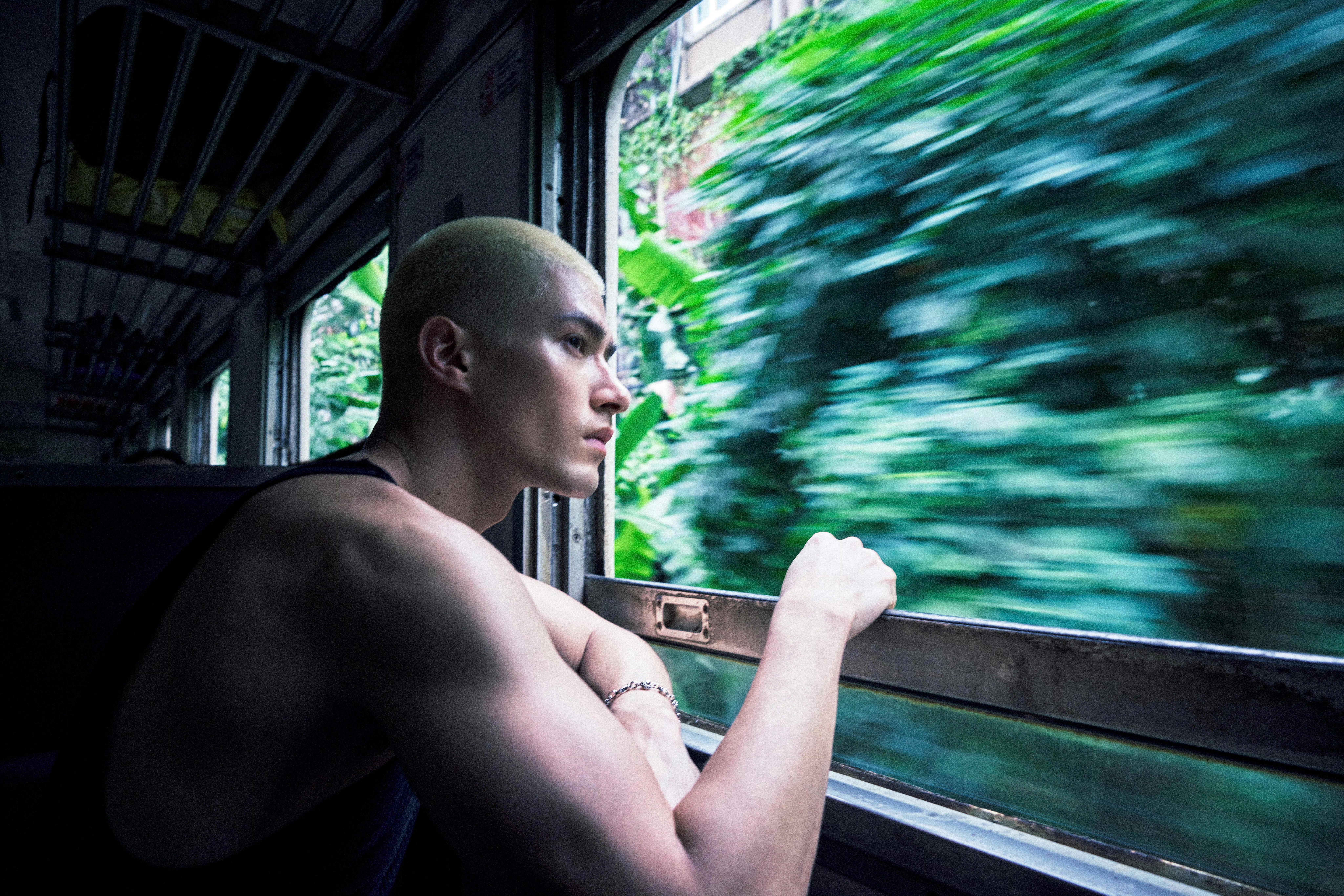 米卡[超话]  黑背心卡 好帅好帅 [流鼻血] ​​​