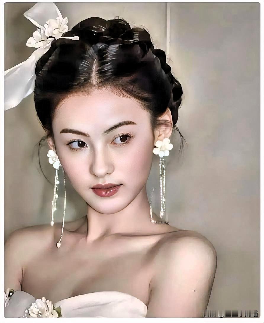 主持人问张柏芝：“你生活里最重要的是什么？”

张柏芝不假思索：“我的生活80%