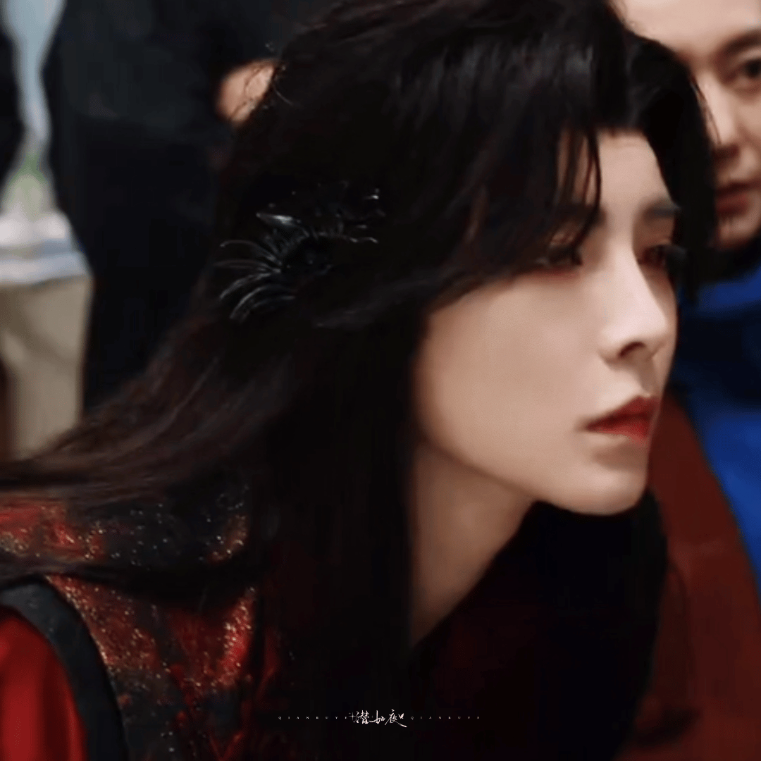 侯明昊逍遥入青云撞台词了哈哈哈哈哈想知道侯明昊在演《逍遥》的时候，会不会笑场啊。