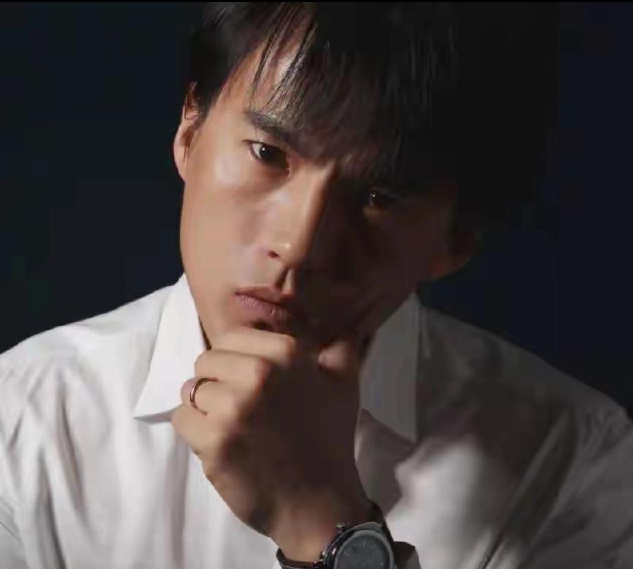 大瓜实锤！宋宁峰出轨对象身份曝光，高露助理神似齐溪
 
   宋宁峰承认出轨后，