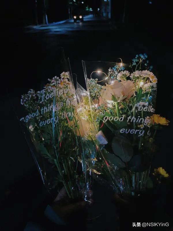 1. 试着观察周围
生活的质感，往往藏在那些被我们匆匆略过的细节里。
•	今天下