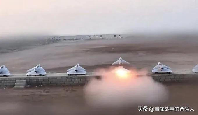 伊朗底牌终于亮了！"哈迪德110"自杀无人机首次投入实战，火箭助推起飞，时速冲到