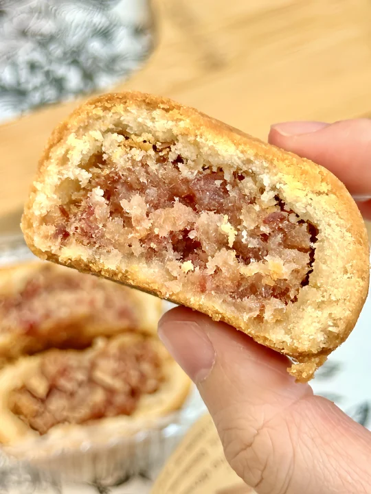 这个月饼真的绝❗馅料太丰富让我疯狂心动💗