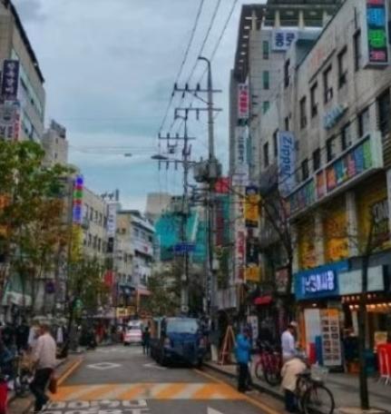 继新加坡、马来西亚之后，美国华人发声！美国华人表示，中国人不要自以为是，现在连韩