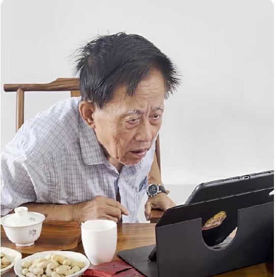 多少人在股市里栽跟头？不管你是大学教授，还是普通的平民百姓，在如今的A股市场里，