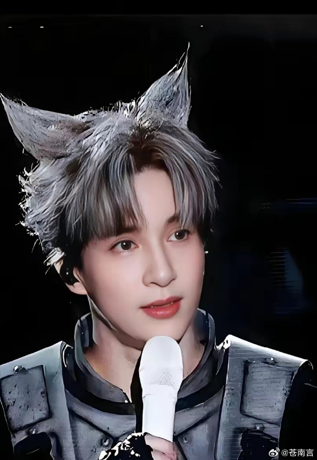 薛之谦 张杰这也戳中了脱口秀的核心争议：舞台不是“免罪金牌”。善意的调侃、提前沟