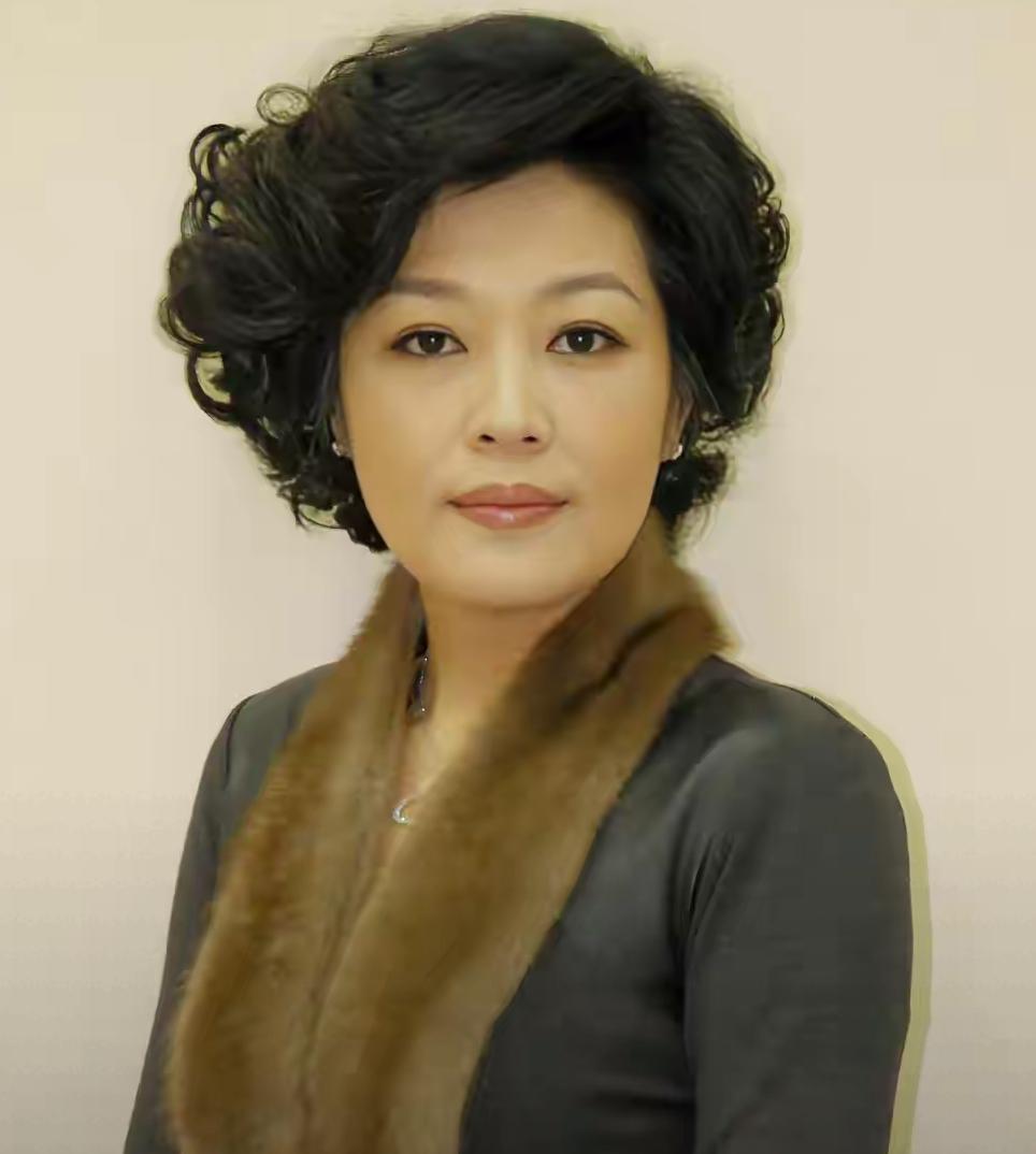 哈文跑步10公里引热议！李咏病逝7年，她在美国的生活现状怎样？
娱乐 明星