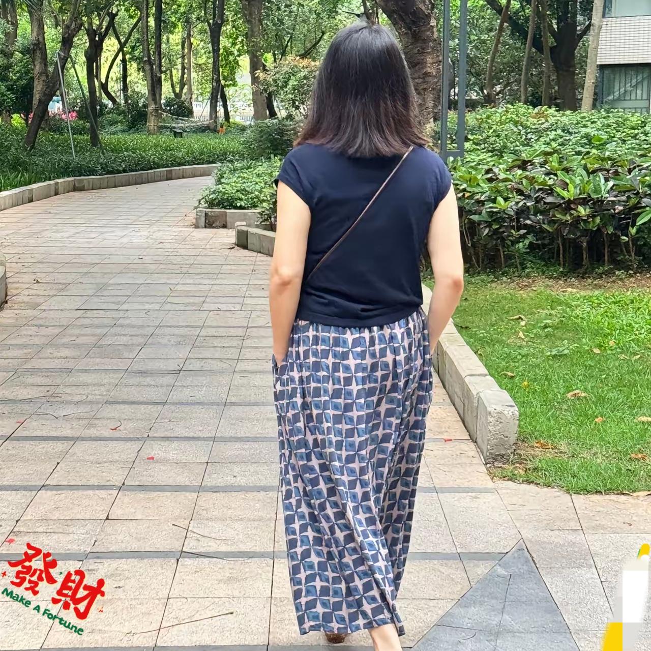 女人上了年纪的身材变化，真的太真实了
 
我发现一个奇怪的现象，
大多数女人一旦