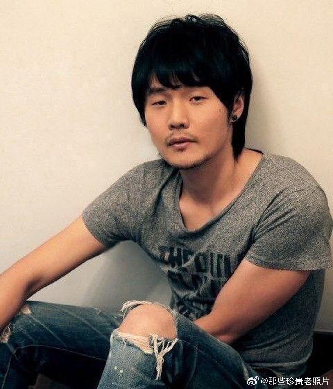 成名之前的李荣浩 