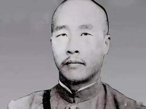 韩复榘之子韩子华，因父亲1938年被蒋介石处决，1948年国民党溃退时，他断然拒