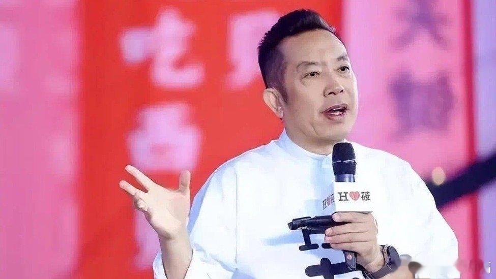 凤凰新闻【西贝老总贾国龙彻底服了】西贝预制菜风波100天后，贾国龙表示自己犯了好