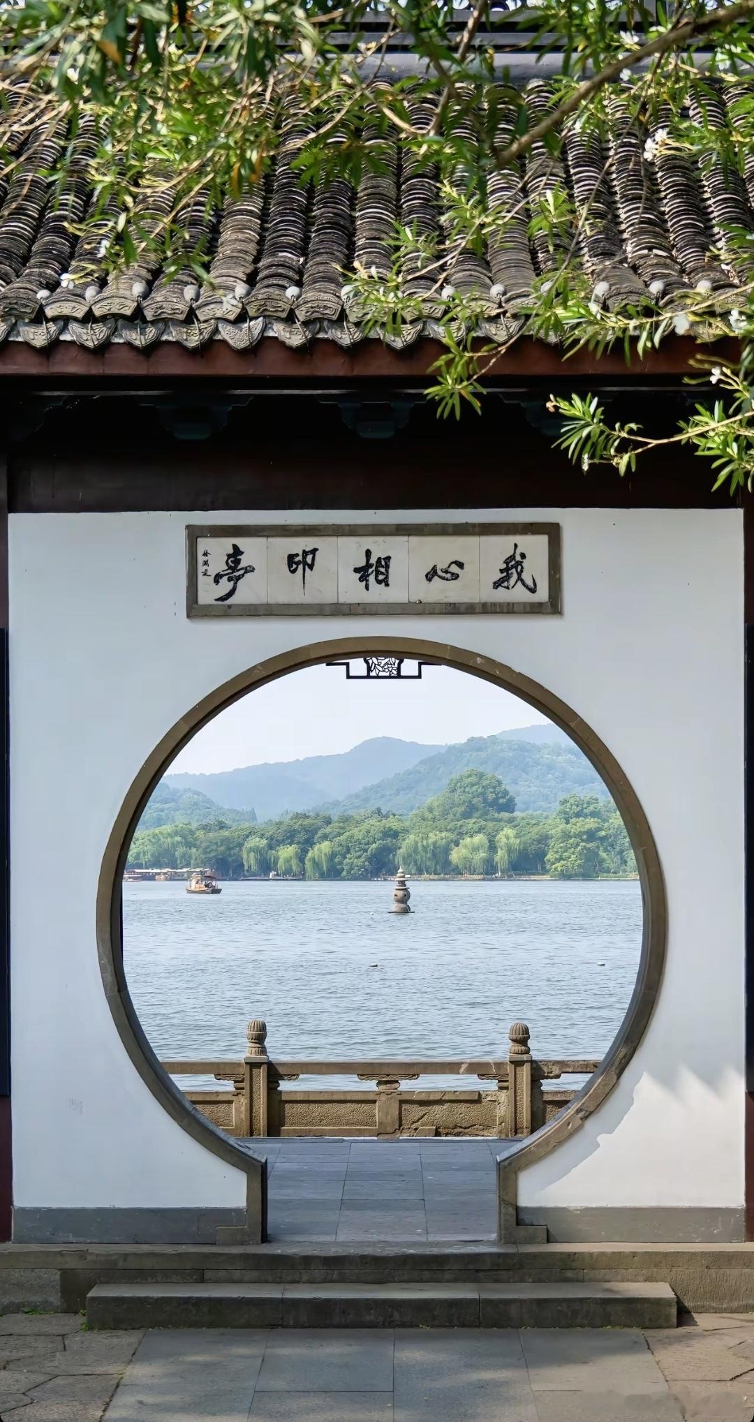 要保持清醒和冷静，8连阳了，牛市也不会天天涨月月涨，也有歇歇脚回个头的时候，回踩