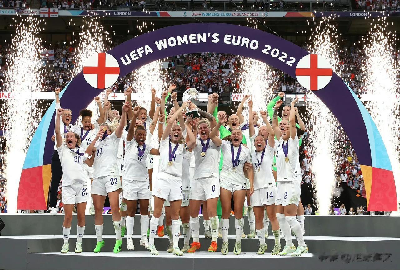 图评丨南门：人要有梦想，万一哪天实现了呢……

2022年，英格兰女足欧洲杯夺冠