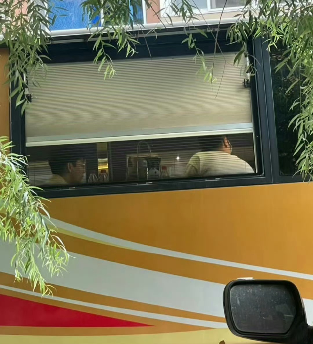 我们瑜奇兜兜转转还是回到了最初的风味。烈火焚心 老房子着了真情火柔肠绕指 直男汉