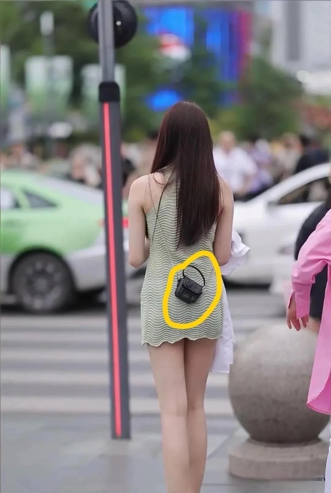 这小包能放点什么