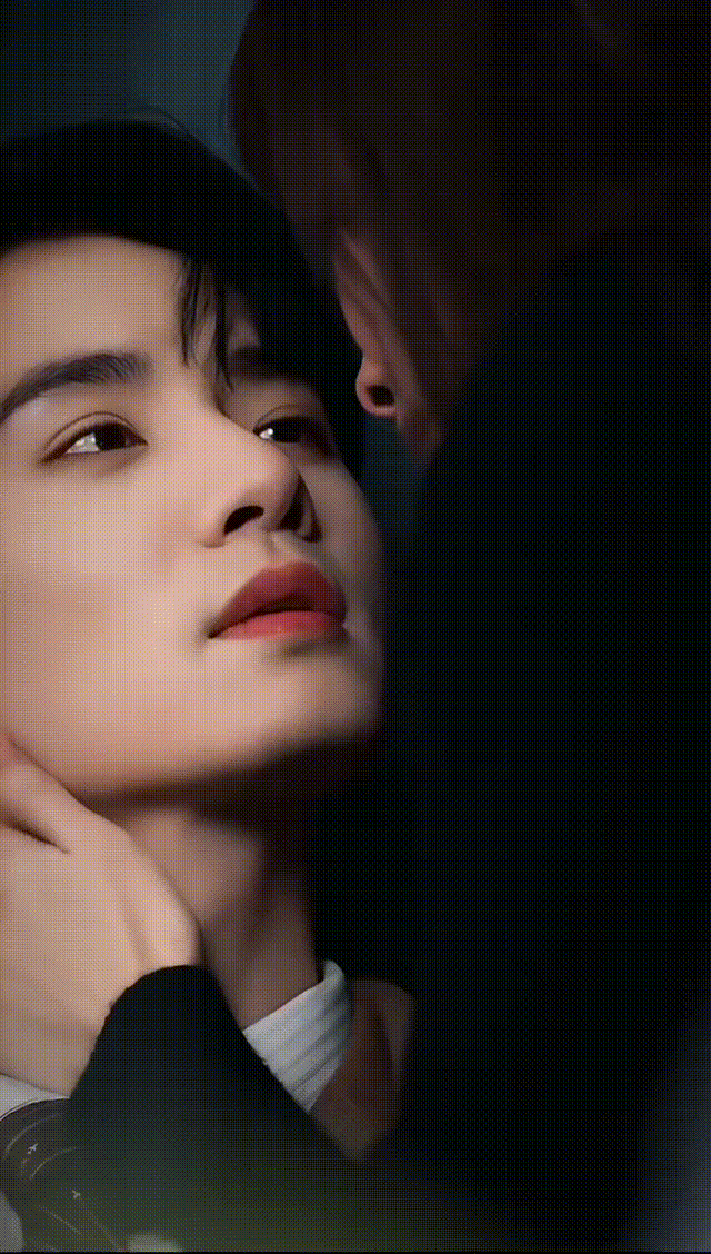 第一次见男主嘴上眼里全是破绽 霸总追妻新姿势！这男主嘴上说着"别爱上我"，眼睛却