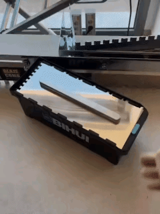 精致便携的工具盒，匠心独具。