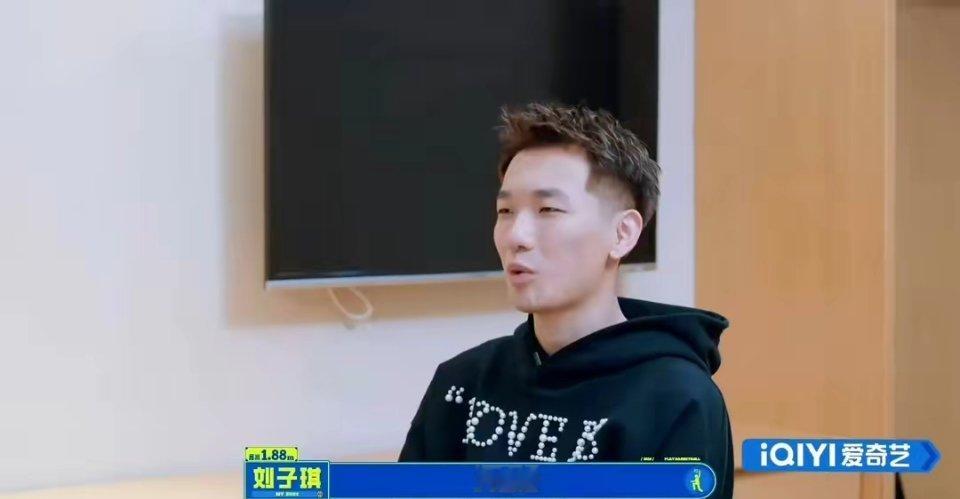 #张雨绮男友自曝年入九位数#张雨绮的感情生活一直是大众关注的焦点。而近日，她的男