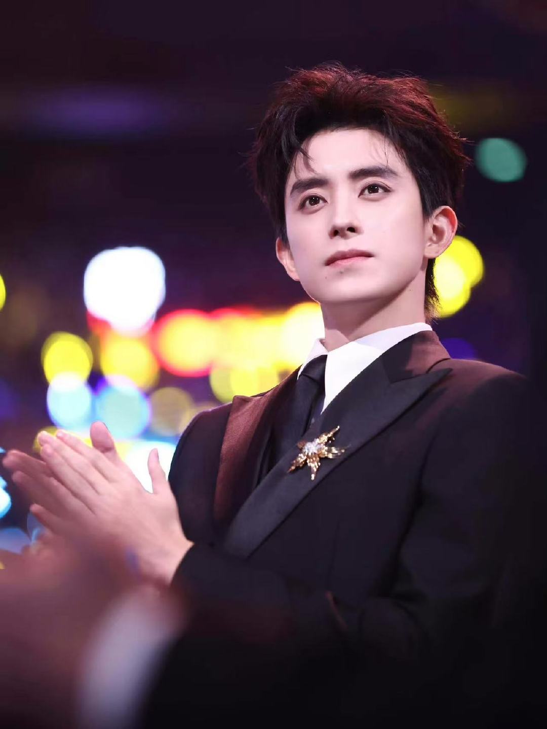 敖瑞鹏只剩一个商务了敖瑞鹏的商务 完全不匹配的商务资源🥲 