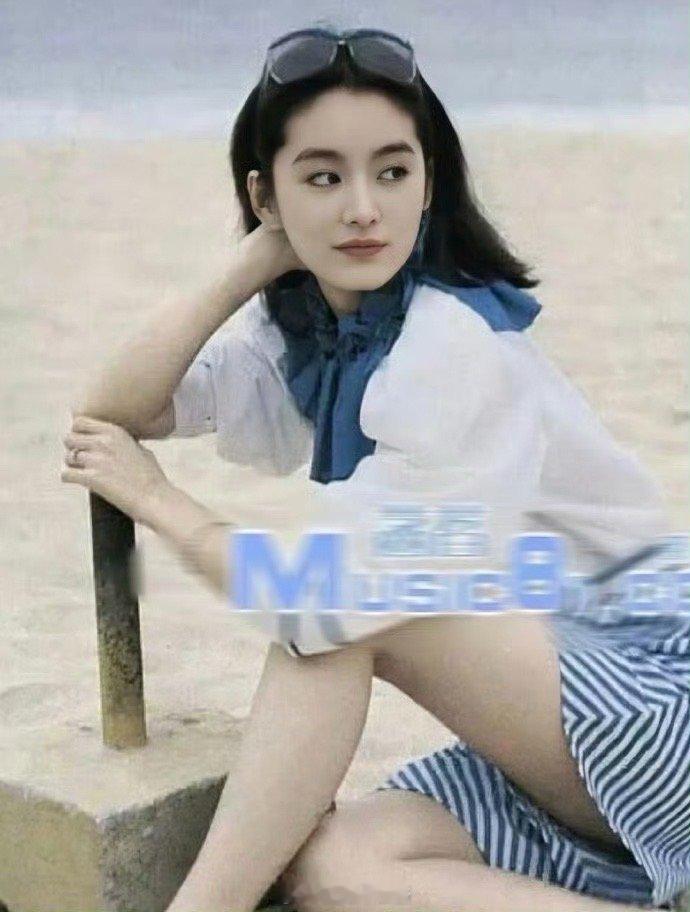 发现没有，林青霞和刘亦菲长的好像，都是那种好权威好高级的脸，怪不得那么红 