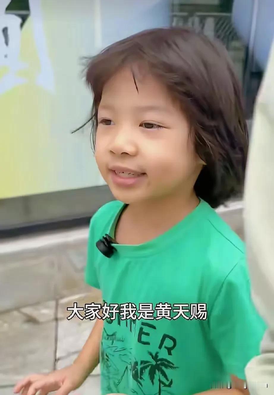 当初的信誓旦旦

如今的一地鸡毛



这个老黄就是作啊，这样的年龄他根本就没精