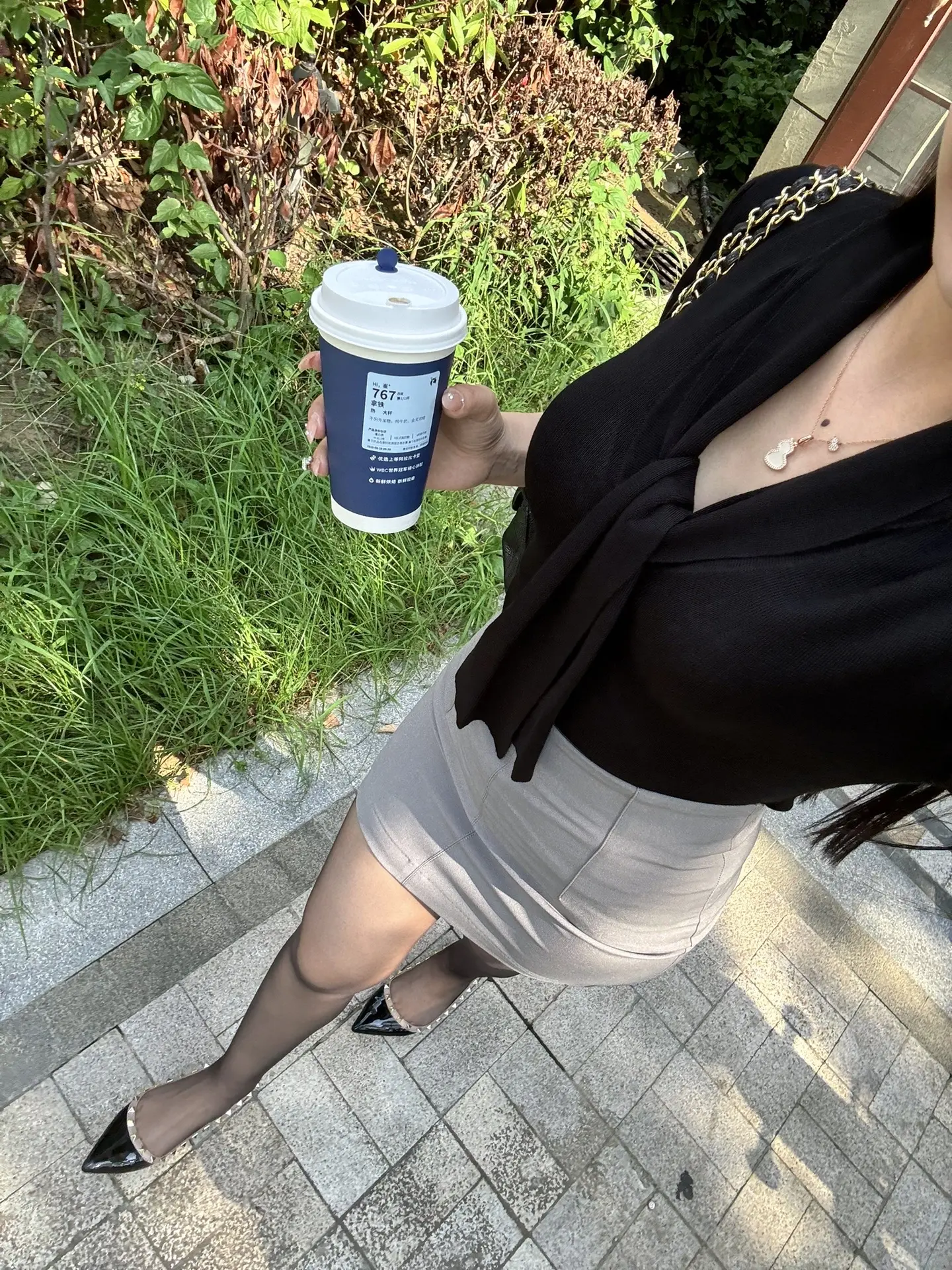 今日穿搭 女人味穿搭 控腿 平底鞋
