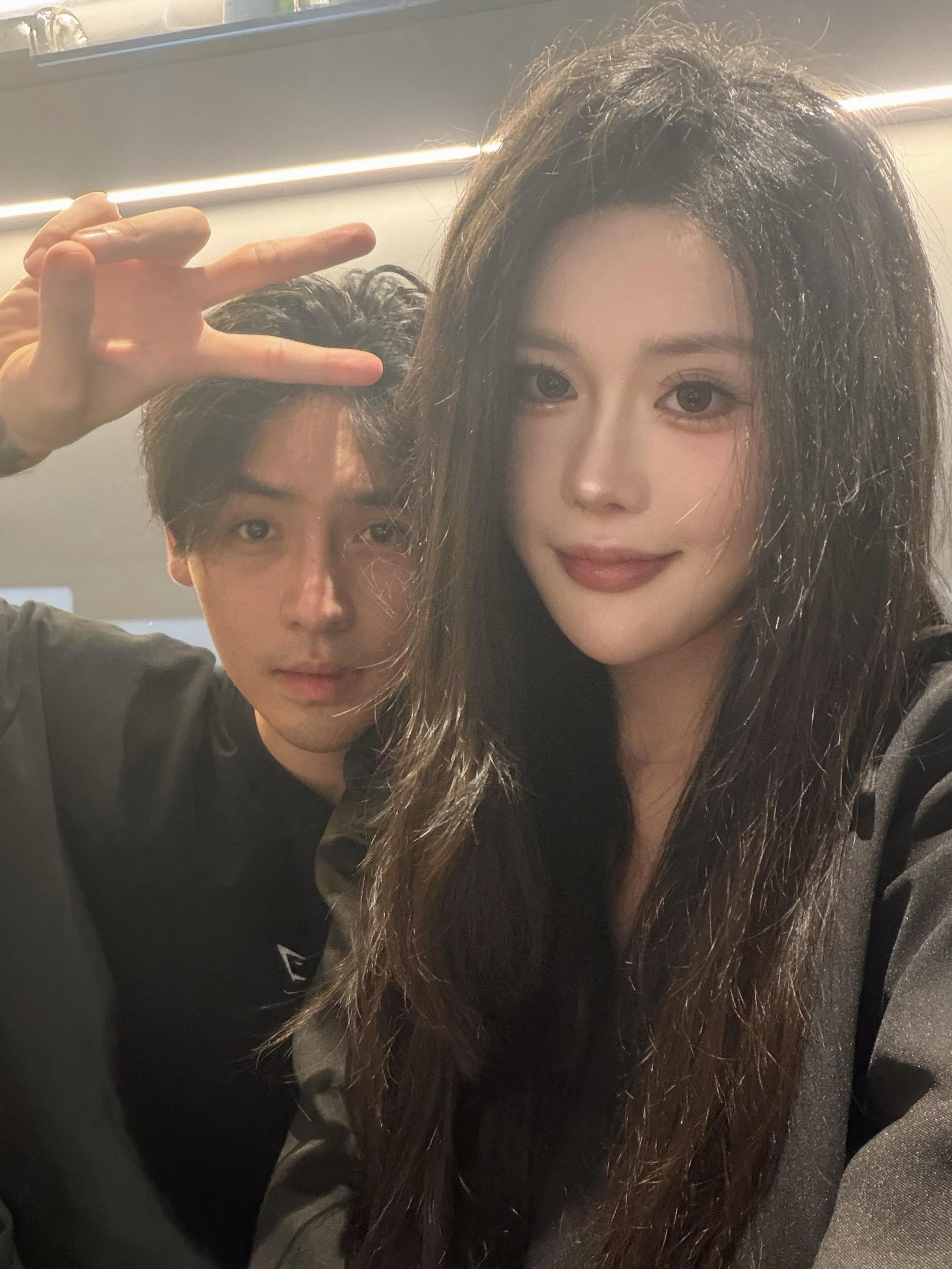 我喜欢帅哥，就会把自己卷成美女;我喜欢学历高的，就会努力考研考证;我喜...