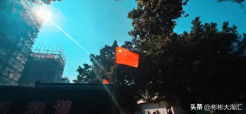 中国人最坚强的后盾，那必然是祖国！
就说去年9月黎巴嫩局势紧张，党中央时刻牵挂同