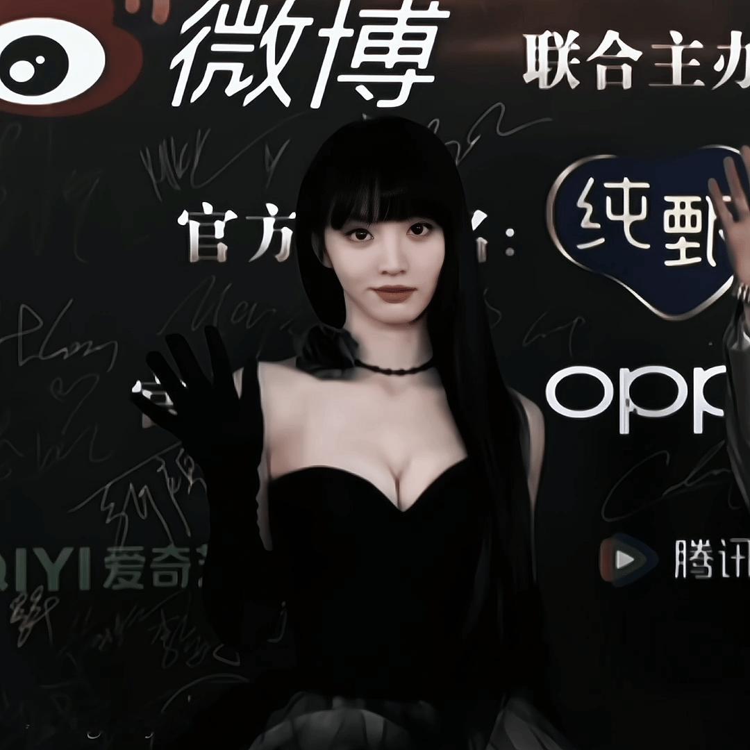 小田这个冷脸恶女笑！！！！！！！来人！！递白切黑本！！！！！！！！[抓狂][抓狂
