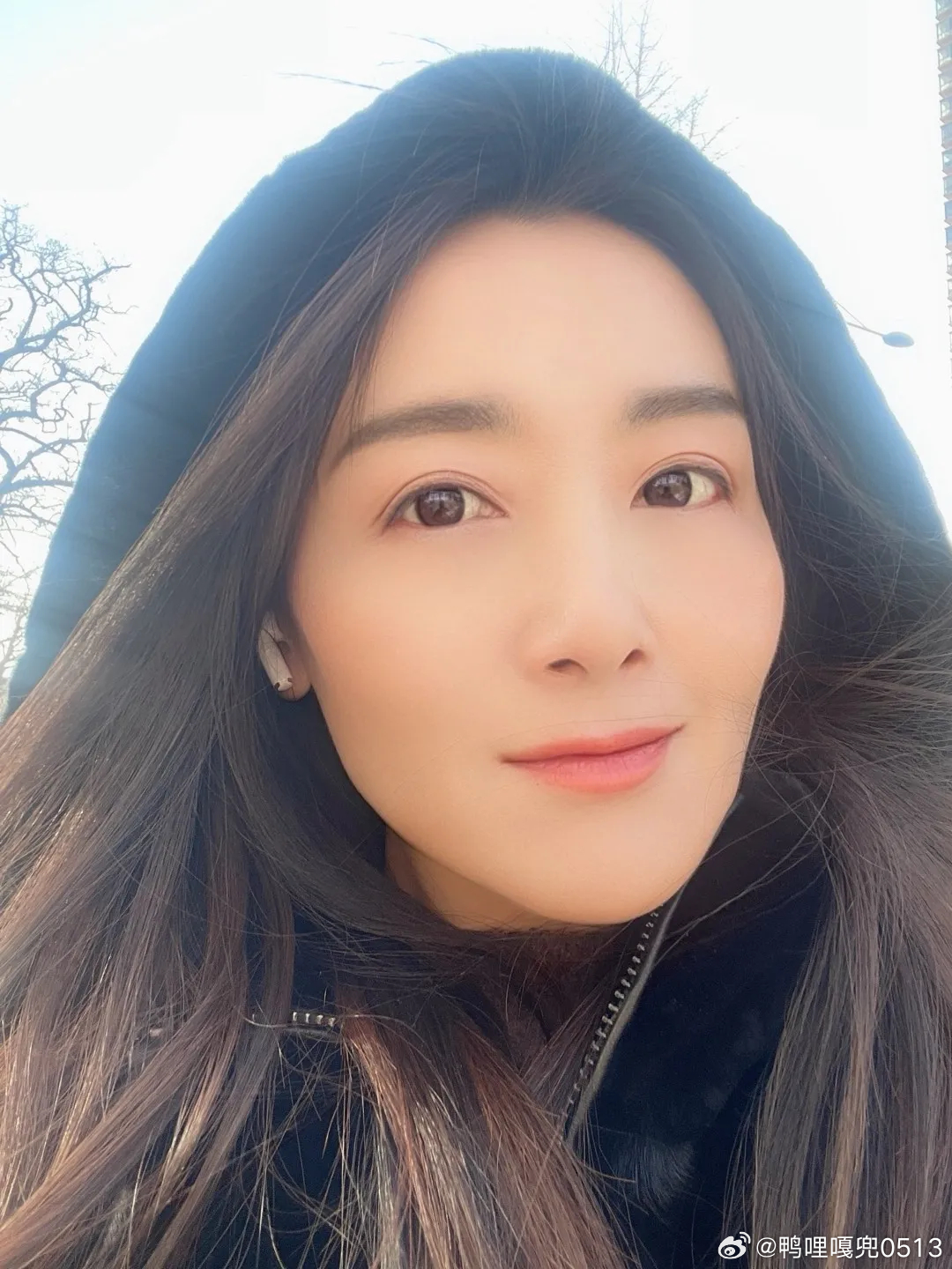 穿搭时尚穿搭今天穿什么ootd 红色针织衫搭配黑色外套 