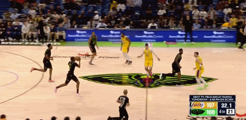 三分被犯规~！三罚~！！ 