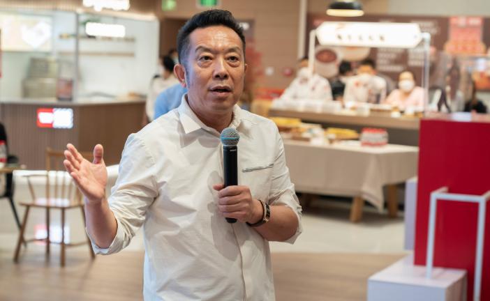 贾国龙回应创立新品牌：想承接部分西贝员工。
 
据媒体报道，近日贾国龙成立了新品