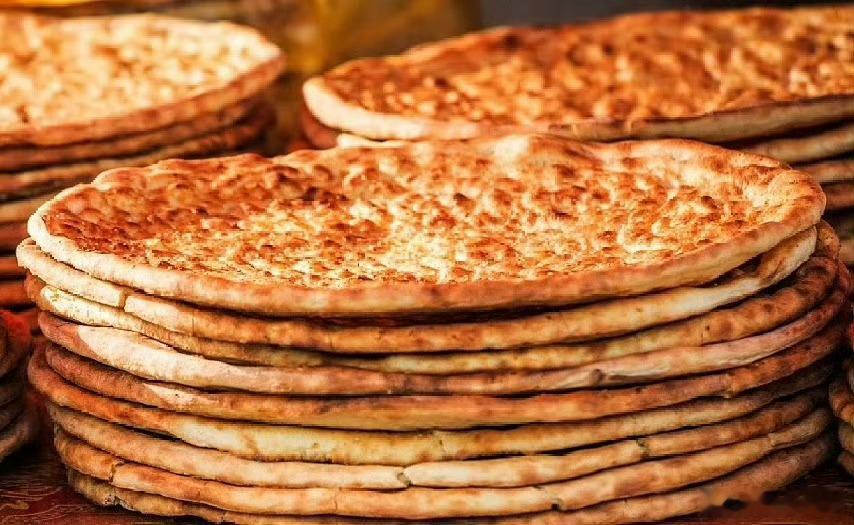 花少8下一个旅行目的地选好了声起地平线峡谷日落配刚出炉的馕饼，这趟丝路旅程，光是