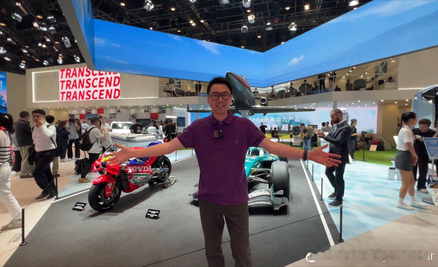 2026北京车展，用一张图证明你来过北京车展。我觉得这张图挺有代表性了，海陆空同