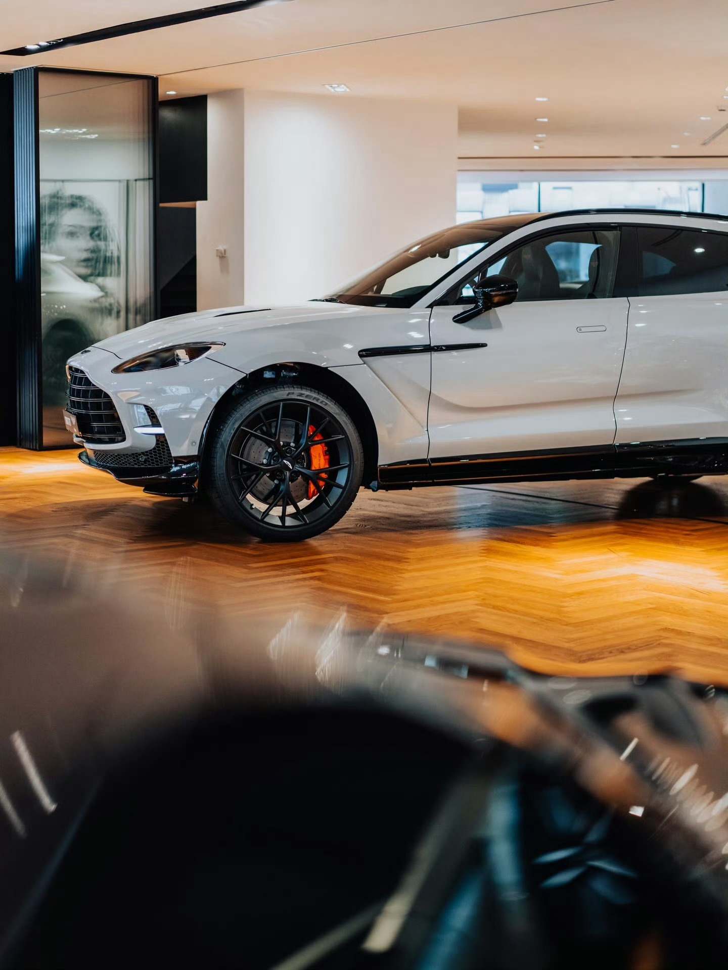 阿斯顿·马丁 DBX 707 