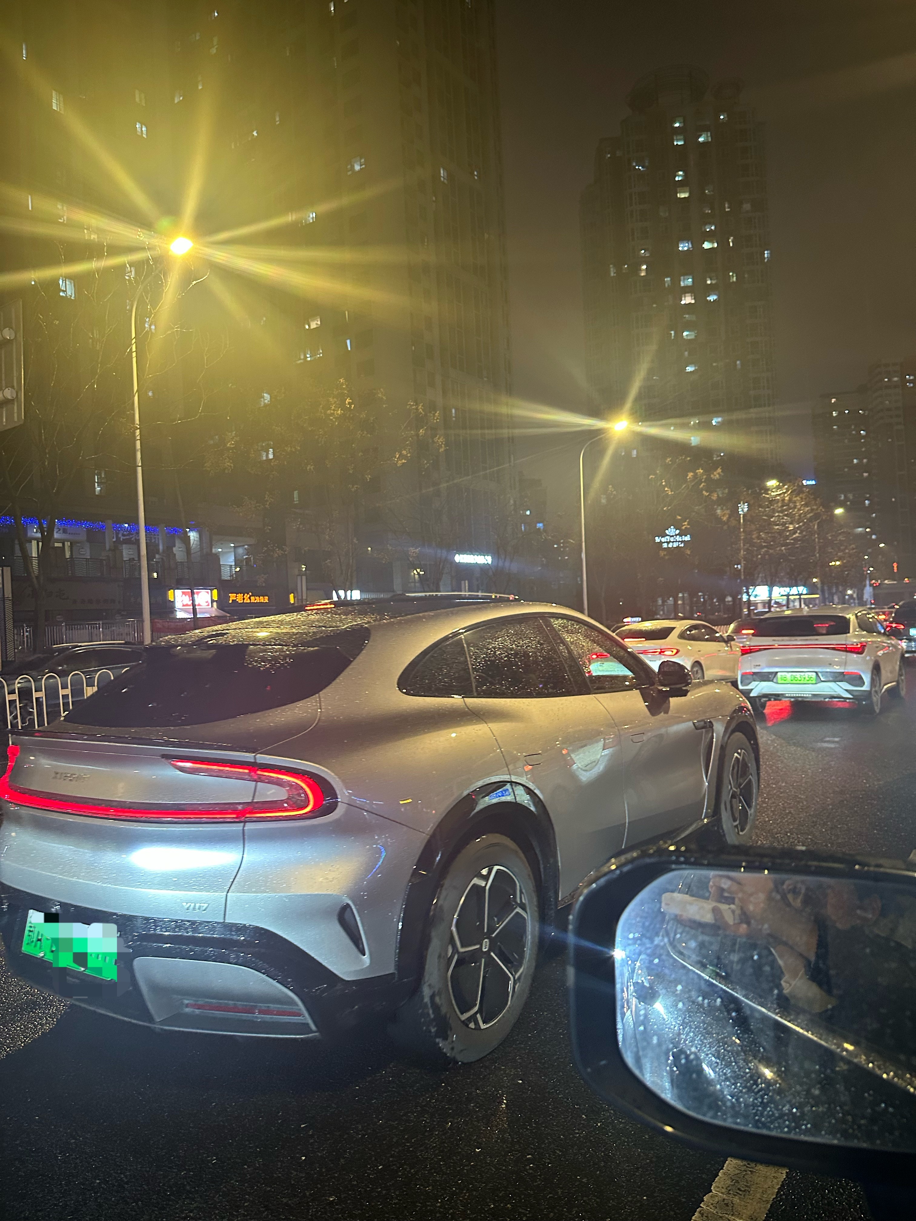 泰安车主称小米YU7 Pro刹车减速慢引发追尾，官方回应车辆数据正常，追尾因制动