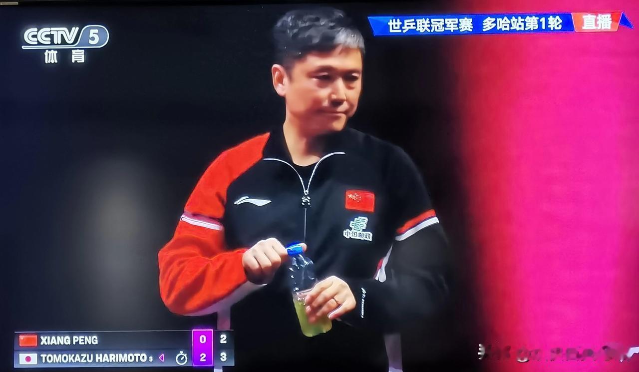 风水轮流转，向鹏被零封！面对强势的张本智和，刘志强一筹莫展。
        张