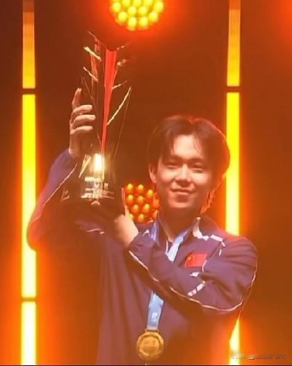 又抗日了，了不起！
楚钦牛逼，顶住了很大的压力夺冠， 对手刚被点名，输了的话太可